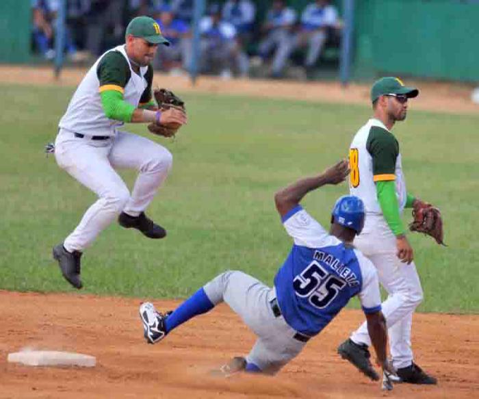 Play Off semi final entre los equipos de PR vs IND 2 do juego