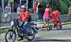 Mamá,Peligro circular por la Via.