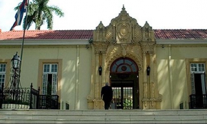 Casa Amarilla