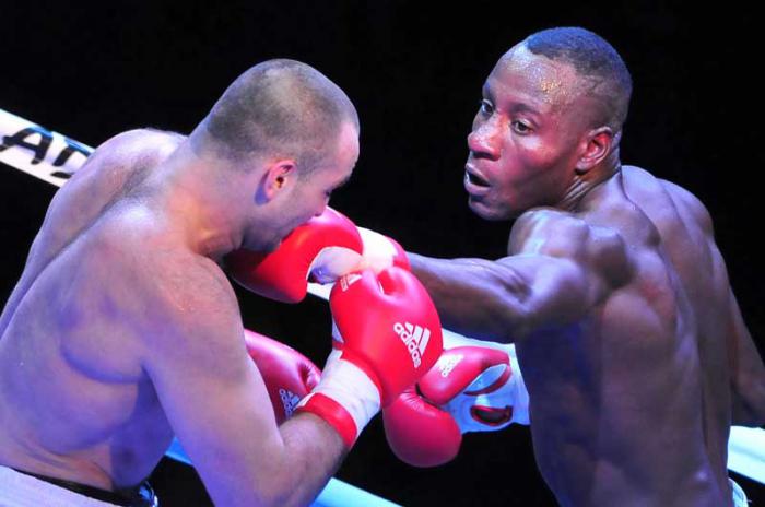 Liga mundial de Boxeo 3ra vuelta cuba vs Rusia Erislandy Sabon 91 kg gana a Vitaly Kudukhov
