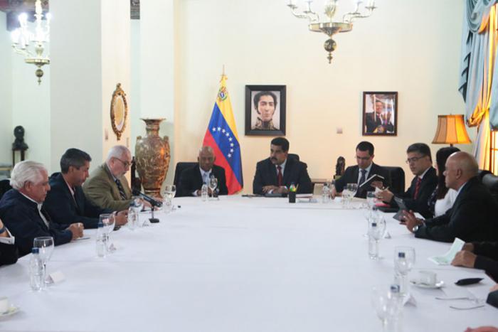 Encuentro entre Gobierno y oposición, Venezuela, se prolongó por unas tres horas.