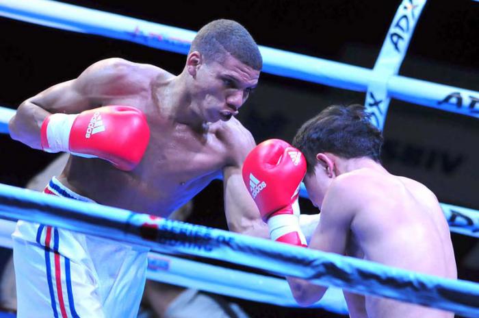 Liga mundial de Boxeo 3ra vuelta cuba vs Yosbany Veitia vs Bator Sagaluev 49 kg. El minimosca Veitía sentenció la eliminatoria desde el mismo primer combate. 