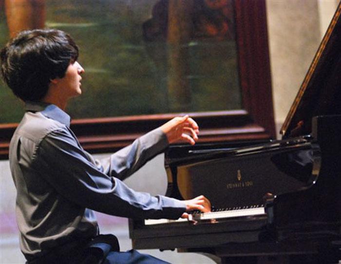 jovenes pianistas.Jorge Emilio Gonzales.Fecha:Domingo,