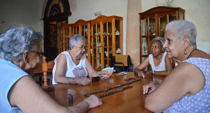 Oficina de Asuntos humanitarios de la oficina del Historiador. Temáticas como la alimentación, el ejercicio físico, la salud y la motivación de los adultos mayores serán abordadas en el XII Seminario Internacional Longevidad Activa y Satisfactoria. 