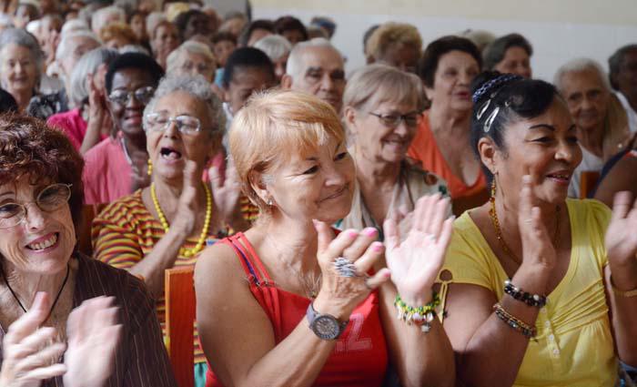 Lograr una atención integral y mejor calidad de vida para el adulto mayor son retos de toda la sociedad cubana. 