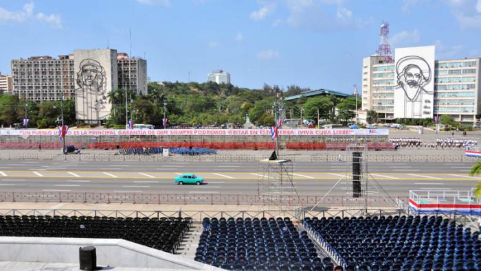 Preparativos para el 1ro. de Mayo en la Plaza de la Revolución.