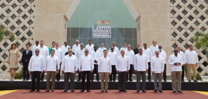 Foto oficial de los jefes de Estado y Gobierno que participan en la VI Cumbre de la Asociación de Estados del Caribe.