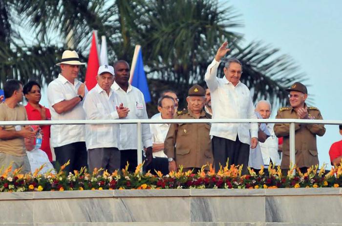 Desfile del 1ro de Mayo en la plaza de la revolucion Raul Castro Ruz