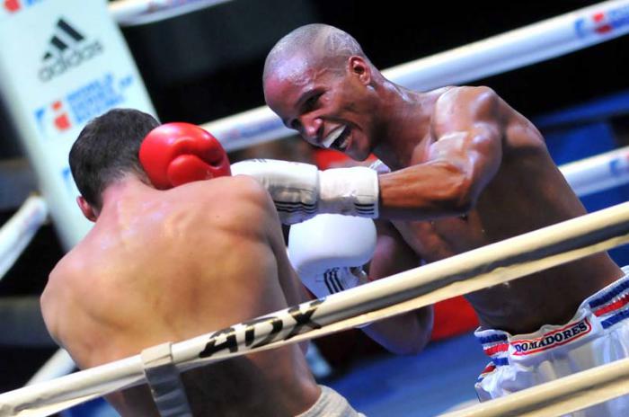 semifinal de la liga mundial de box entre Rusi vs Cuba Rodniel Iglesia le gana al Ruso Andrei Zamkovol y le da a cuba la clasificacion para la Final
