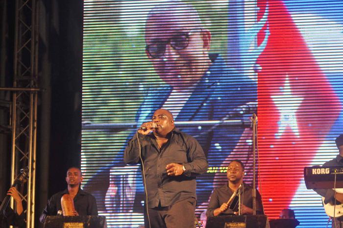 Alexandre Abreu y Habana d´Primera en el Concierto homenaje a Juan Formel, en la Tribuna Antimperialista. La Habana, Cuba.