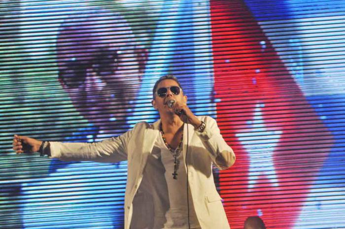 Paulo FG en el concierto homenaje a Juan Formel, en la Tribuna Antimperialista. La Habana, Cuba.