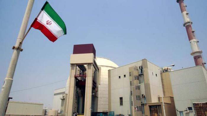 A general view of Bushehr nuclear power plant, 1,200 km (746 miles) south of Tehran, August 21, 2010. Iran began fuelling its first nuclear power plant on Saturday, a potent symbol of its growing regional sway and rejection of international sanctions designed to prevent it building a nuclear bomb.  REUTERS/Raheb Homavandi (IRAN - Tags: POLITICS ENERGY)