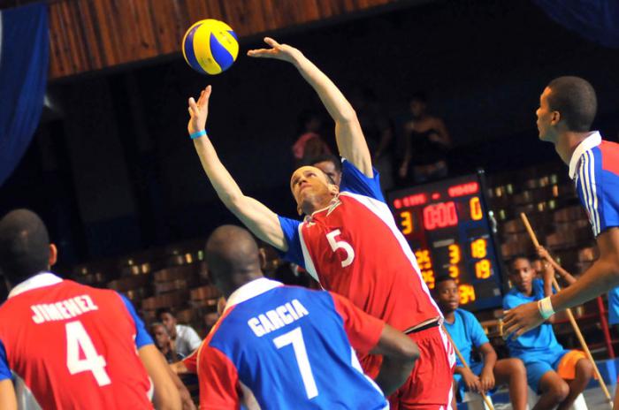 Equipo cuba de Voleibol Masculino en el NORCECA clasificatorio para el Mundial de Rumania 2014 Leandro Macias