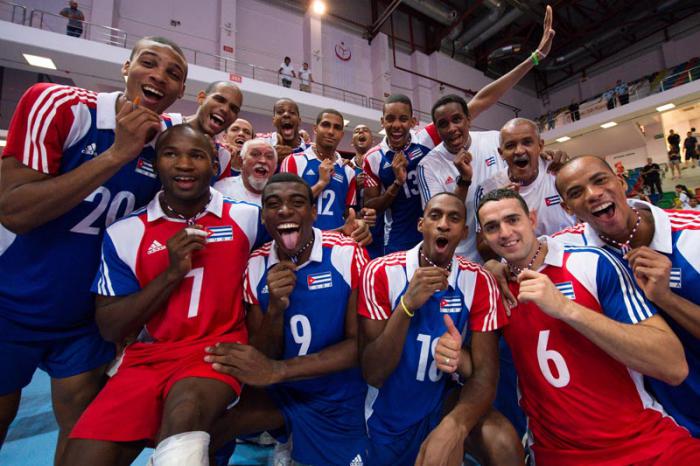 Los cubanos disfrutaron su éxito en la final de este domingo. Foto: FIVB
29.06.2014, Cengiz Goellue Volleyball Hall, Bursa
FIVB Volleyball Word League 2014, Final, Turkey vs. Cuba

Foto: Conny Kurth / 2014 FIVB
