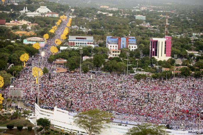 Cientos de miles de nicaragüenses colmaron la Plaza de la Fe y la Avenida “De Bolívar a Chávez”.  