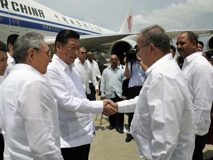 Alrededor del mediodía fueron recibidos en el aeropuerto internacional Antonio Maceo
