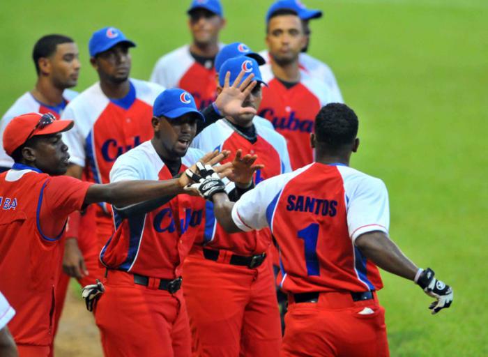 Tope de beisbol entre los equipos de cuba y eeuu 2dor juego,lanzador x cuba Julio Alfredo Martinez
