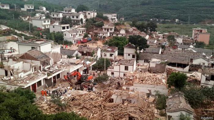 Cerca de 25 mil 500 casas colapsaron y 39 mil 200 resultaron gravemente dañadas en Yunnan. FOTO: XINHUA