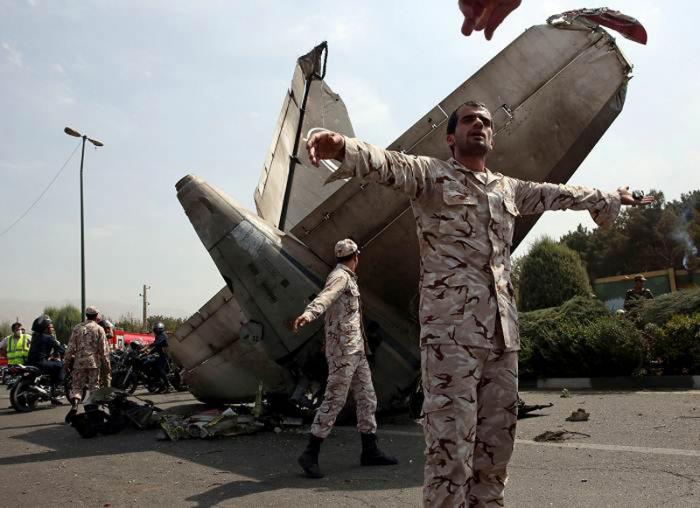 Las autoridades iraníes investigan las causas del siniestro que provocó al menos 39 muertes. foto: EFE