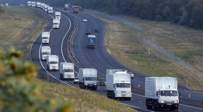 Cientos de camiones con ayuda humanitaria de Rusia pretenden asistir a los habitantes del este del país. FOTO: BBC