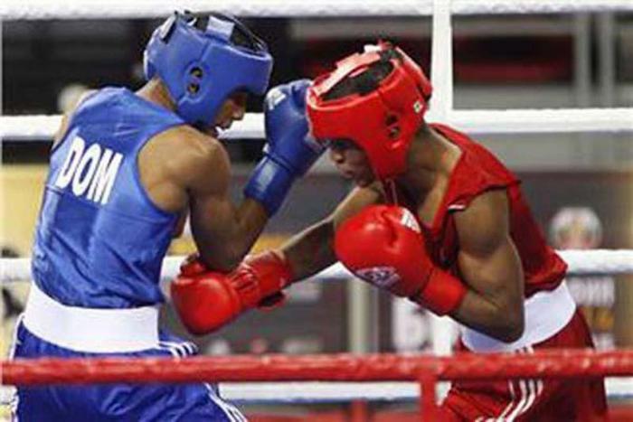 El campeón mundial juvenil Javier Ibáñez (56 kg, a la derecha) subirá al ring el miércoles en pos de otra corona. Foto: AIBA
