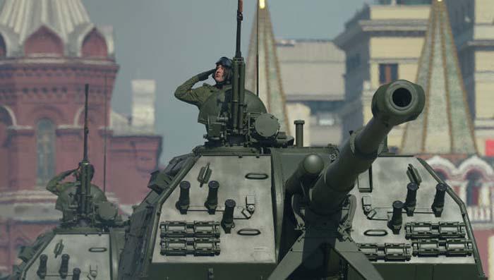 La Doctrina Militar modificada, que ya fue actualizada en el 2010, prevé la sustitución de las importaciones castrenses con el objetivo de eliminar la dependencia rusa del exterior en este terreno. 