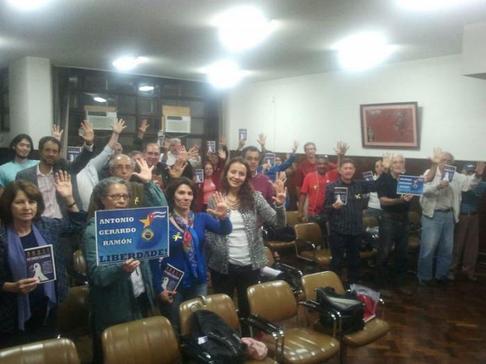 Solidaridad con Los Cinco en Brasil
