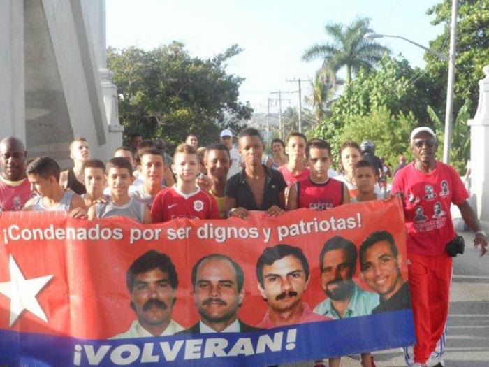 Caminata en apoyo a los héroes realizada en la ciudad de Matanzas el 4 de septiembre de 2014 por el Club de corredores por Los Cinco.