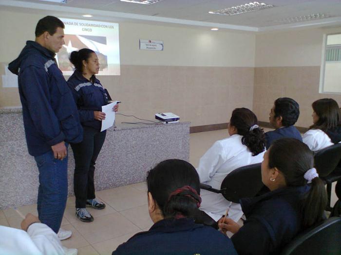La Brigada Médica Cubana en Lasso, provincia Cotopaxi en Ecuador dio inicio a la jornada de solidaridad con un conversatorio sobre la cusa de Los Cinco.