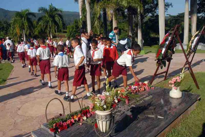 Homenaje a Juan Almeida Bosque en el quinto aniversario de su muerte