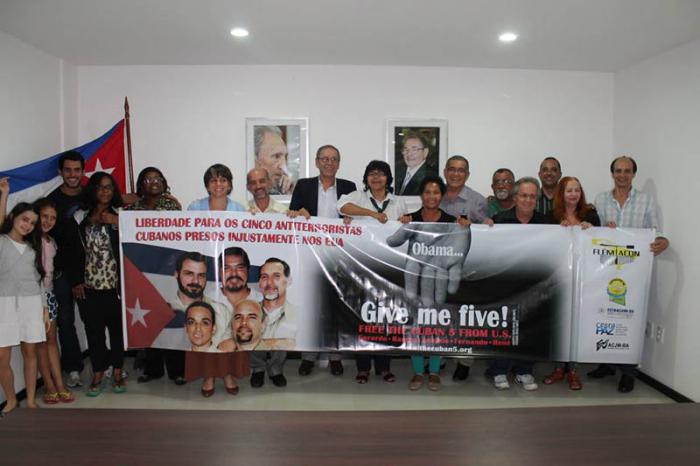 Solidaridad con Los Cinco en Brasil