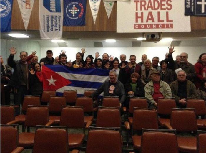 Ailí Labañino durante un encuentro público en Melbourne, Australia.