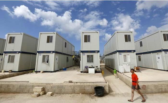 Malta ha adaptado contenedores de carga como alojamiento para los inmigrantes que arriban a sus costas. 