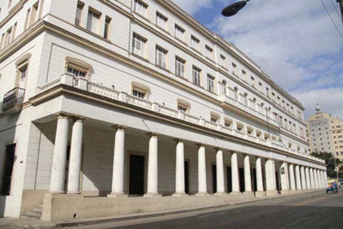 Vista del edificio del Instituto Superior de Diseño (ISDI), tomada de la Jiribilla