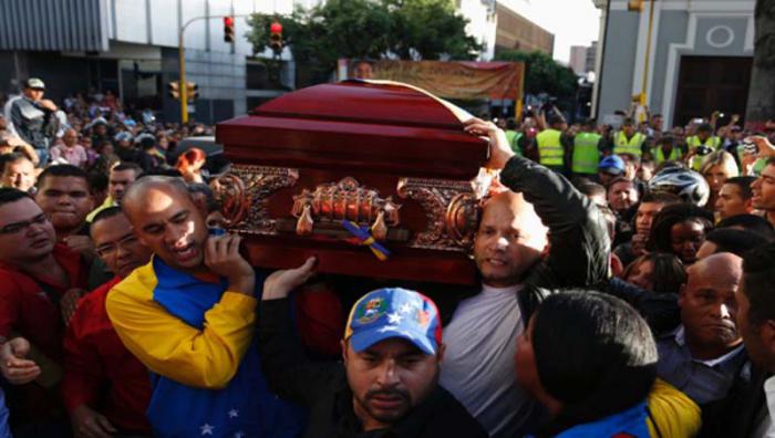 velorio de Robert Serra