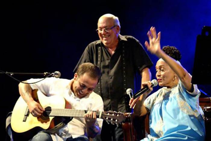 Homenaje a Omara Portuondo