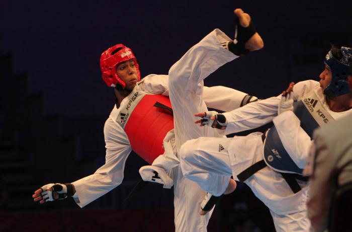 Medalla de Oro para el cubano Jose Angel Cobas en los 74 kg del Taekwondo. Foto: Ismael Francisco/Cubadebate