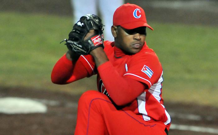 juego de beisbol entre cuba y mexico jugada en home alexeis bell anota x cuba. Freddy Asiel Alvarez lanzador x cuba