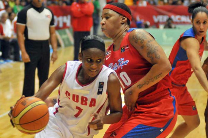 Juego final de baloncesto de los JCC F entre cuba y PR Oyanaisy Gelis