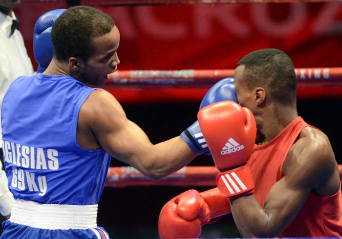 Boxeo centroamericano Roniel Iglesias 69 kg gana y pasa a semifinales