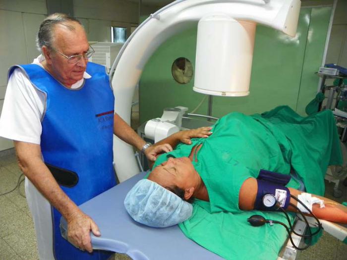 Procedimiento de litotricia extracorpórea en el hospital Saturnino Lora