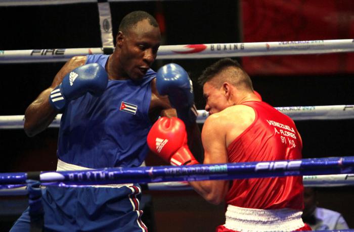 Erislandy Savon, en mas de 91 kg Oro. 