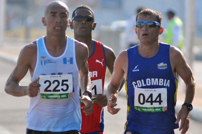 Maraton M Richer Perez gana medalla de oro tiempo 2,19,13 mejor marca personal.