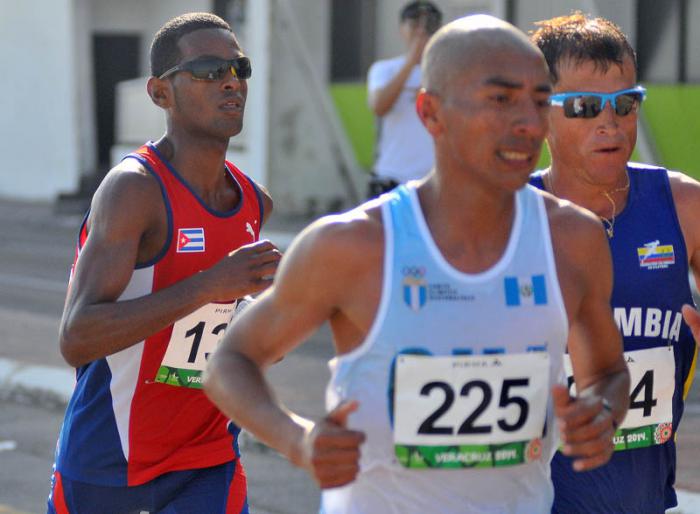 Maraton M Richer Perez gana medalla de oro tiempo 2,19,13 mejor marca personal.