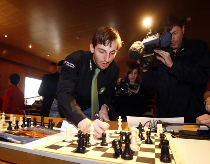 Alexander Grischuk en una demostración de partidas rápidas. Foto: Marca.com