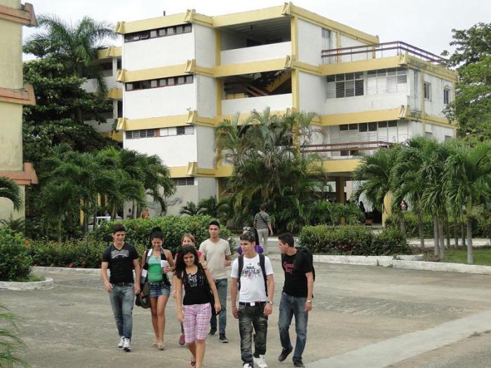 Universidad de Cienfuegos-Tres edificios de la residencia estudiantil han sido reparados como parte del cambio de imagen estructural del centro