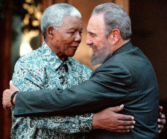 Fidel Castro viajó hasta Johannesburgo para encontrarse con Nelson Mandela.