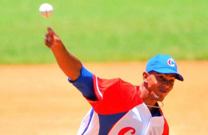 El lanzador cubano Yaisel Sierra en el Tope Cuba-Estados Unidos, en Pinar del Río. 