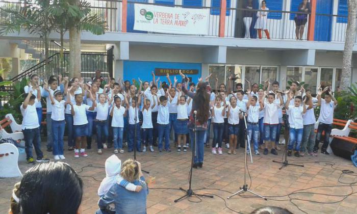 La cantoría infantil del Rosario debutó en la fiesta de la Verbena. 