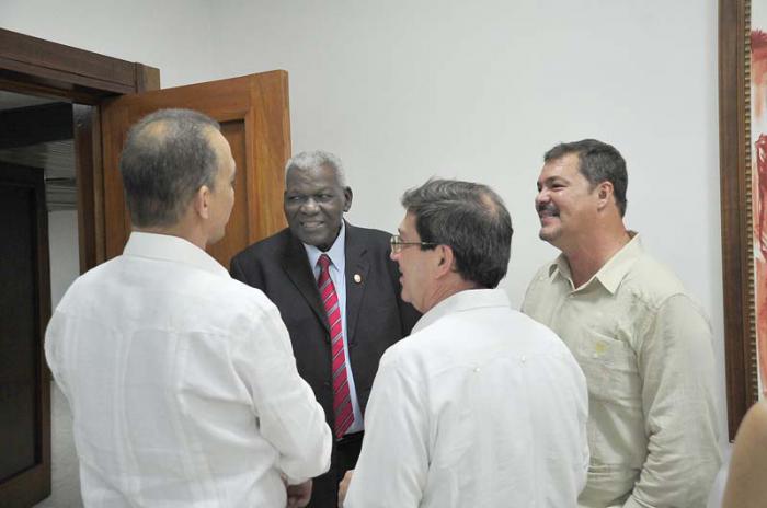 Los cinco en la asamblea nacional 